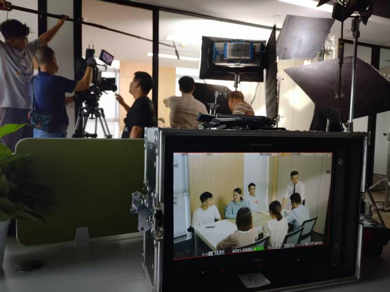 彭泽县TVC拍摄公司：科技产品视觉化大师，诠释未来感与功能美学